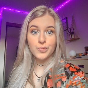 Meet your Posher, Melina